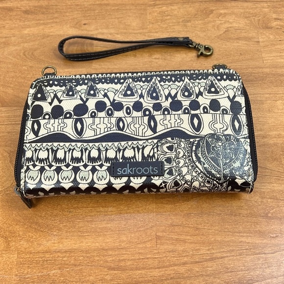 Sakroots purse wallet. - Picture 1 of 4